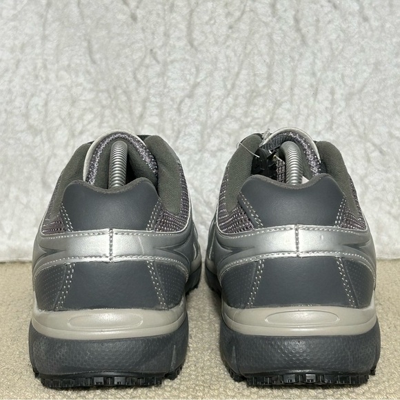 Shoes For Crews Womens Grey Silver Grip Soles Work Sneakers Shoes SZ US 8.5 NWT - Picture 4 of 11
